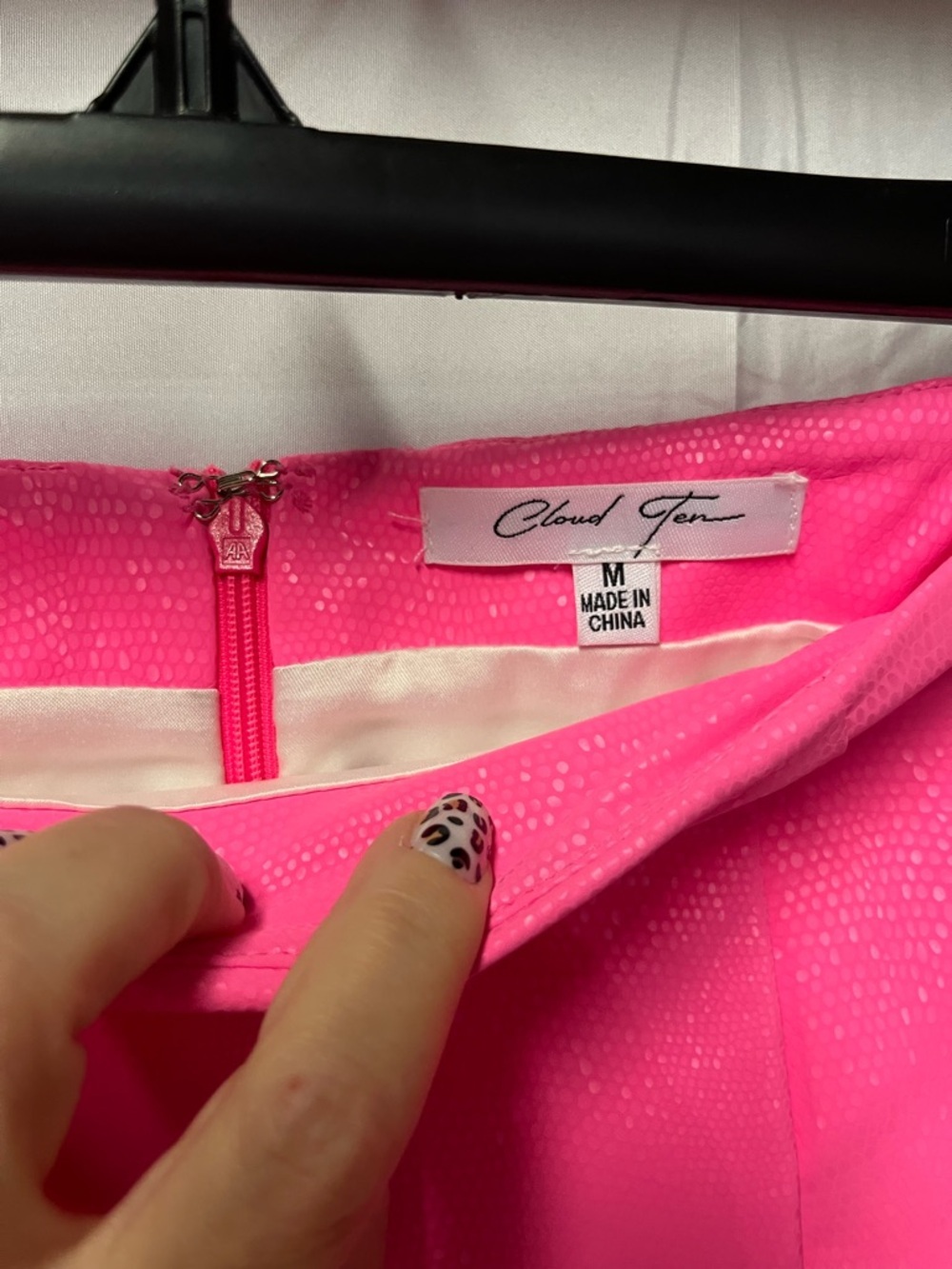 Cloud Ten Hot Pink Vegan Leather Textured Mini Skirt with Front Slit (271) - Picture 3 of 7